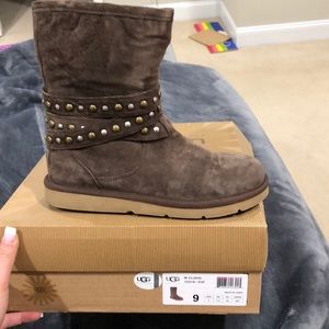 Women’s Brown Ugg Boots